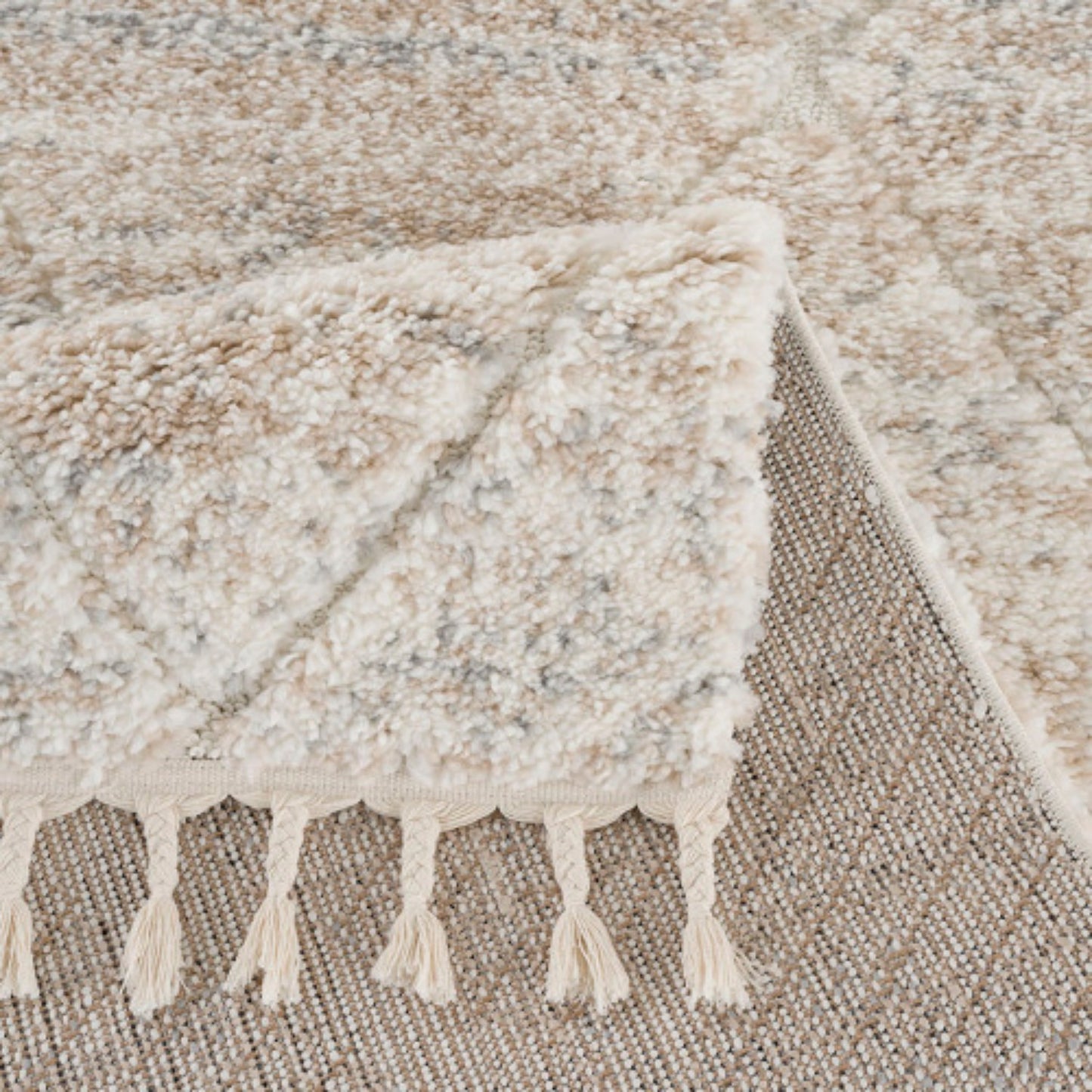 LunaLulinlk Trellis Area Rug in Cream
