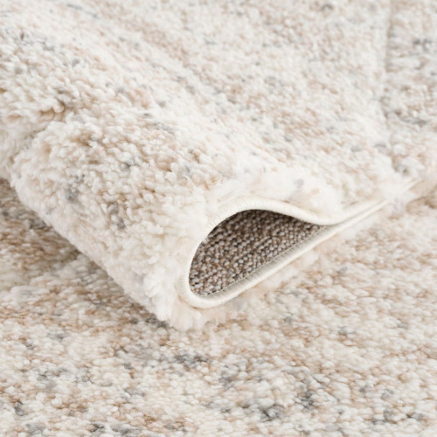 LunaLulinlk Trellis Area Rug in Cream