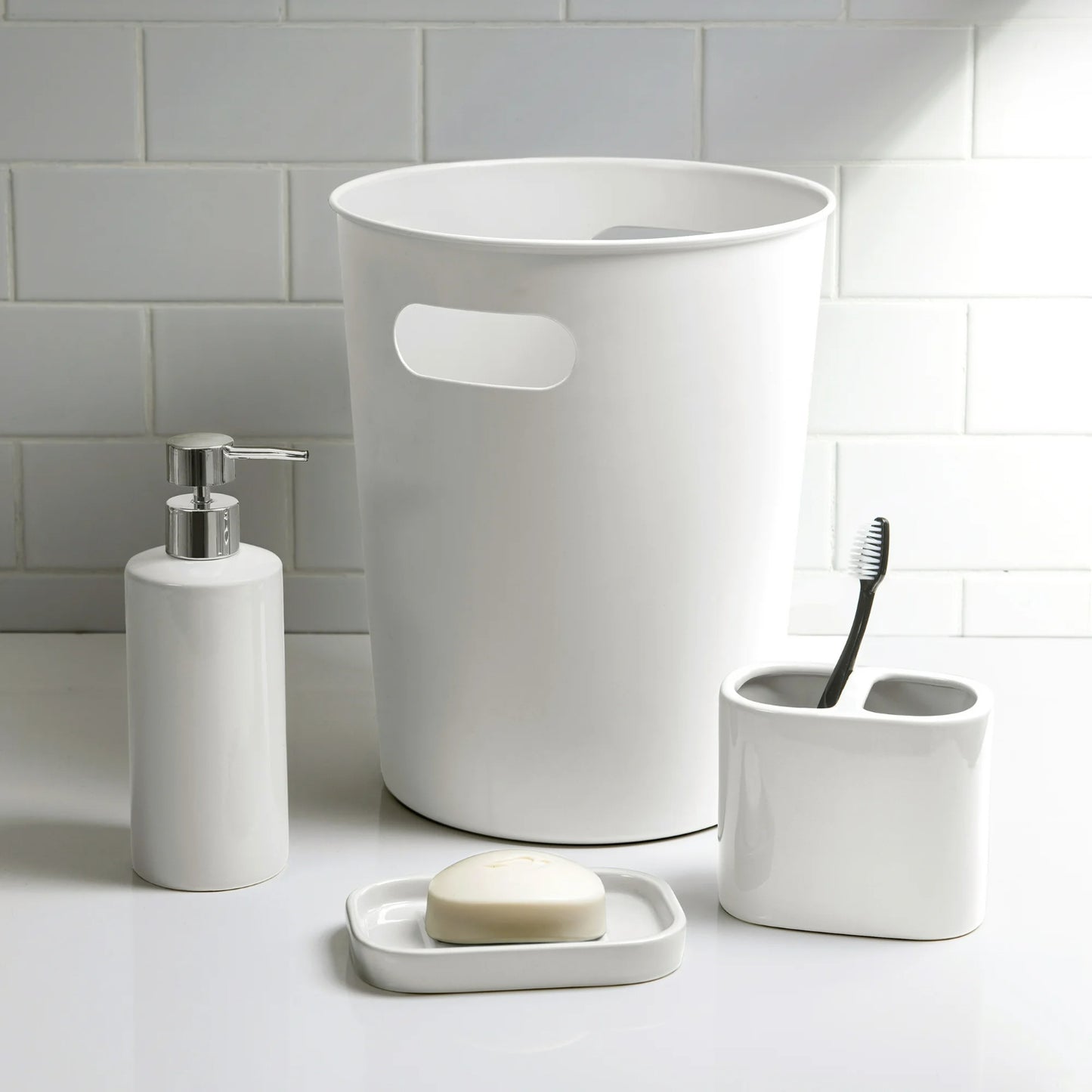 LunaLulinlk White Basic Plastic 2.64 Gallon Wastepaper Basket 4 Pack for Bathroom, Bedroom or Office