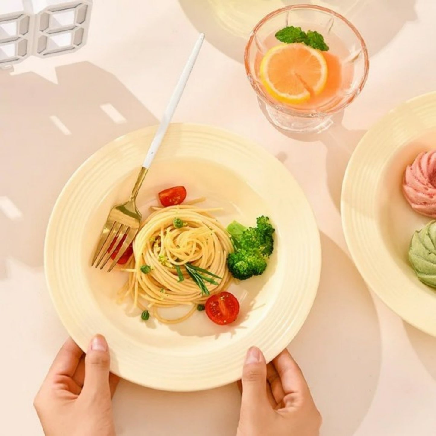 LunaLulinlk Western Plate,White Dinner Plates,12-inch,Durable Ceramic,round Edge Everyday Use, Plastic,White