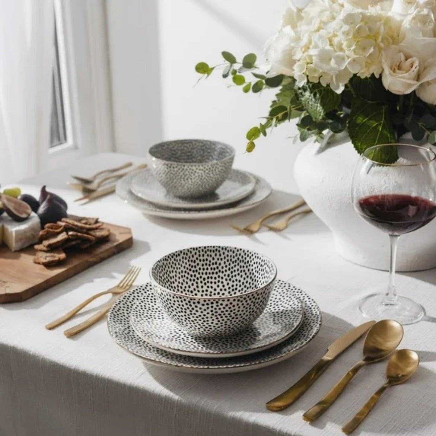 LunaLulinlk Stoneware Dinner Plate, Black & White, Dot Collection
