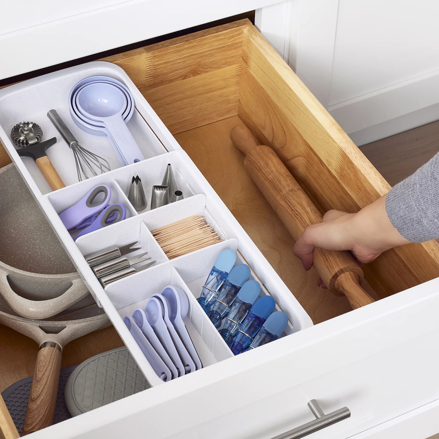 LunaLulinlk Sliding drawer tray with adjustable dividers and expandable storage compartments