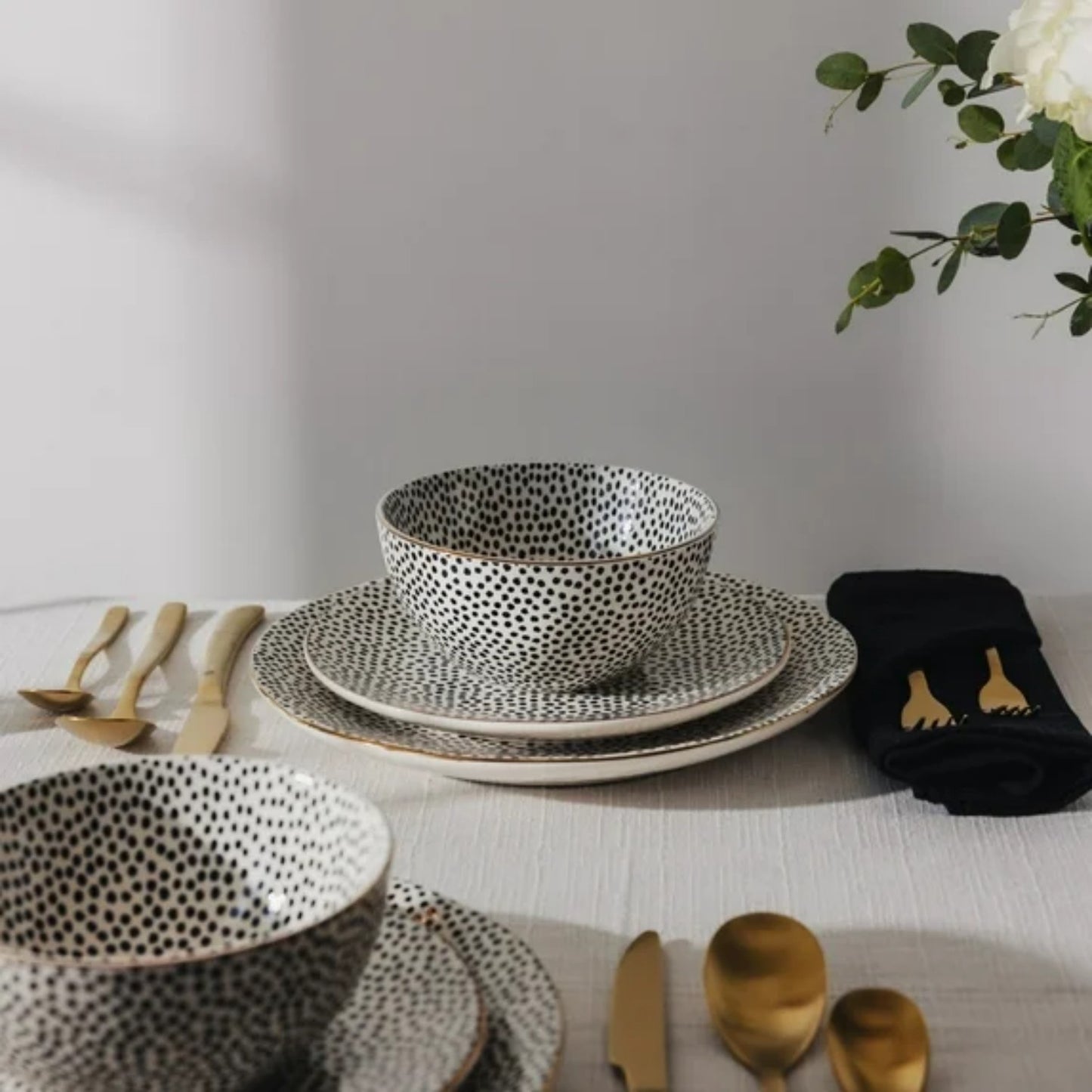 LunaLulinlk Stoneware Dinner Plate, Black & White, Dot Collection