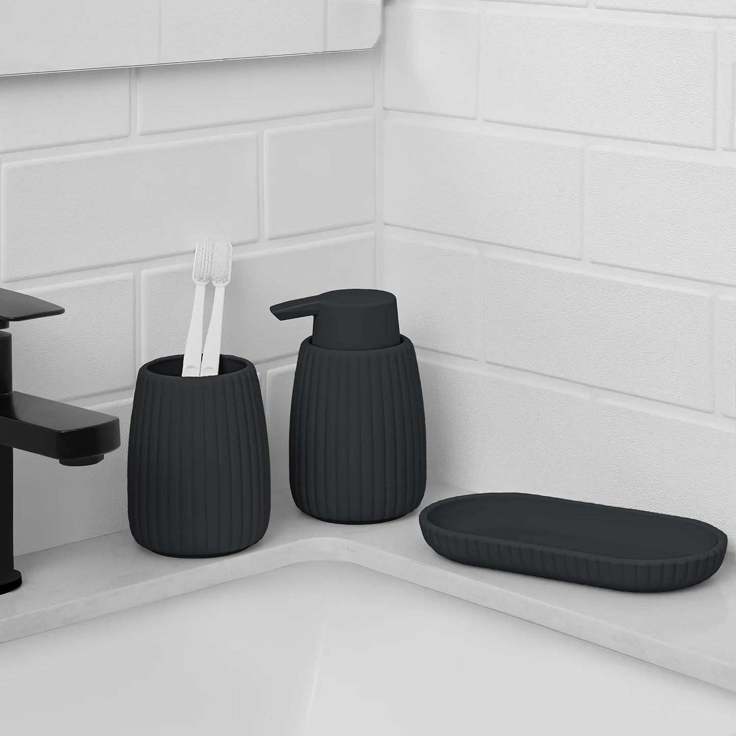 LunaLulinlk Soap Dish Rubberized Plastic Ribbed Accessory Tray, Black