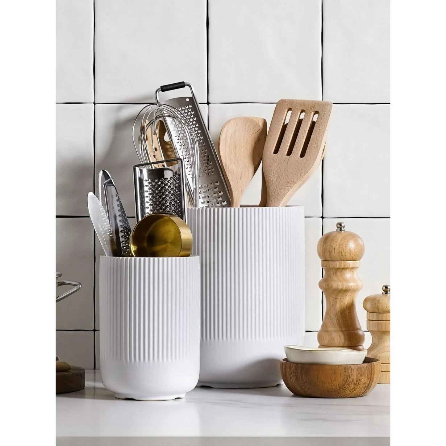 LunaLulinlk Two-Piece 7.3" + 5.4" Ceramic Jars for Kitchen, Cooking Storage Boxes and Flower Pots, White Kitchen Storage Box