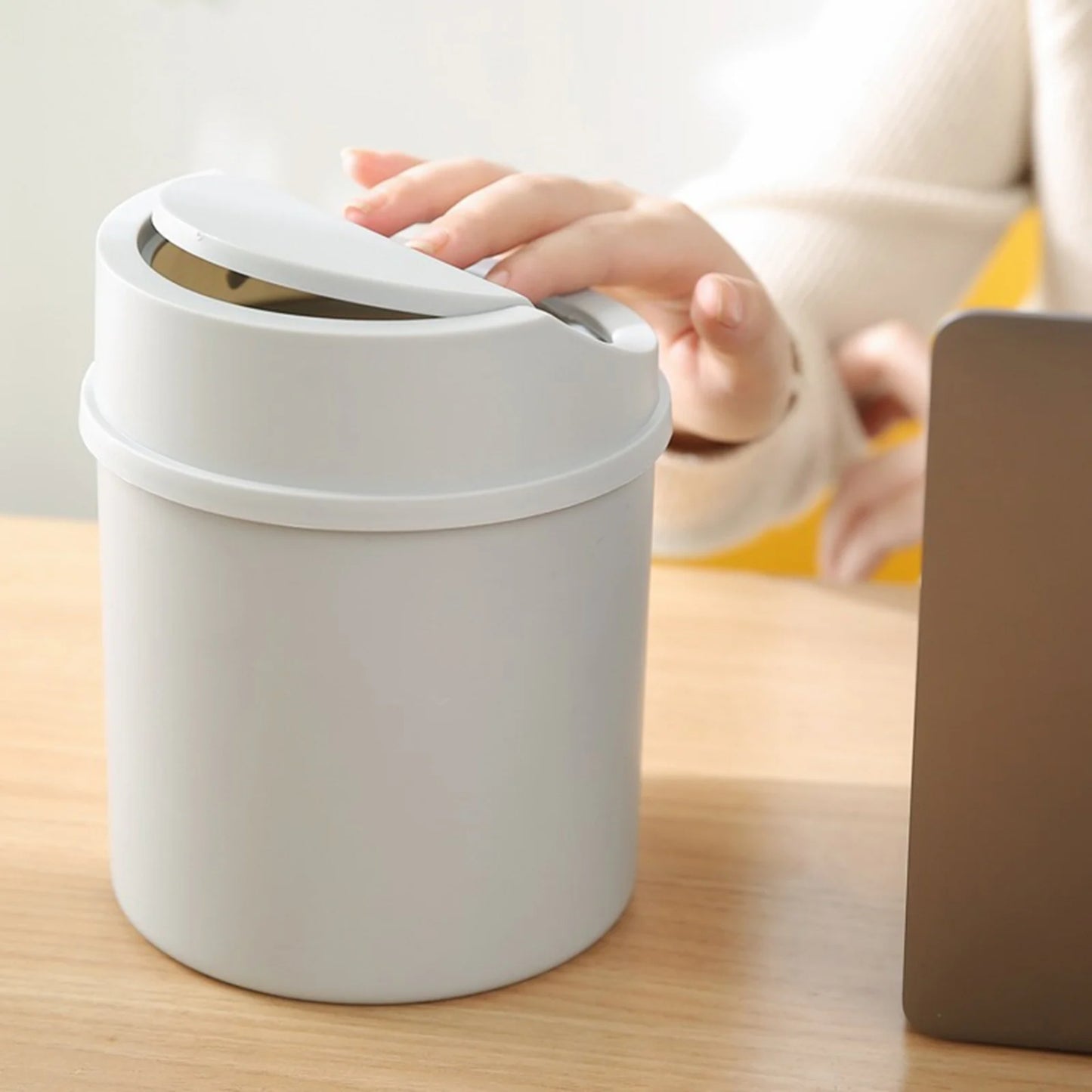 LunaLulinlk White 0.50 Gallon Mini Trash Can with Lid, Small Wastebasket Trash Can, Mini Countertop Trash Can, Rotating Trash Can