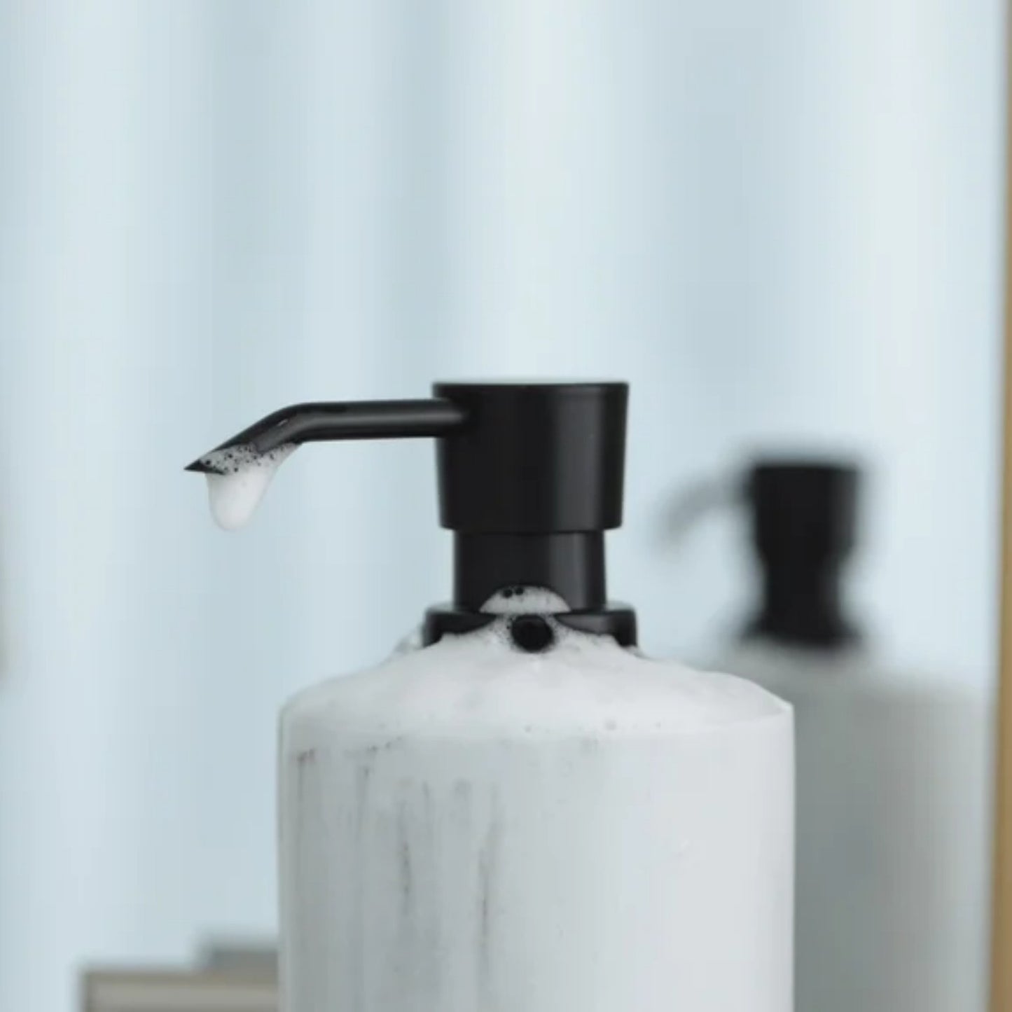 LunaLulinlk White Marble Soap Dispenser with Black Pump, Refillable Liquid Soap Dispenser 16 Oz. Capacity.