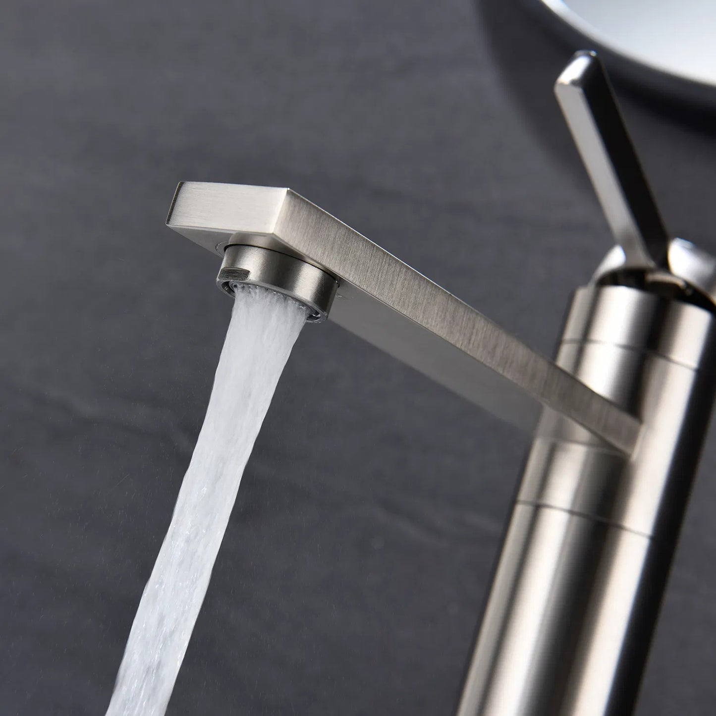 LunaLulinlk Single Handle Sink Vanity Bathroom Faucet